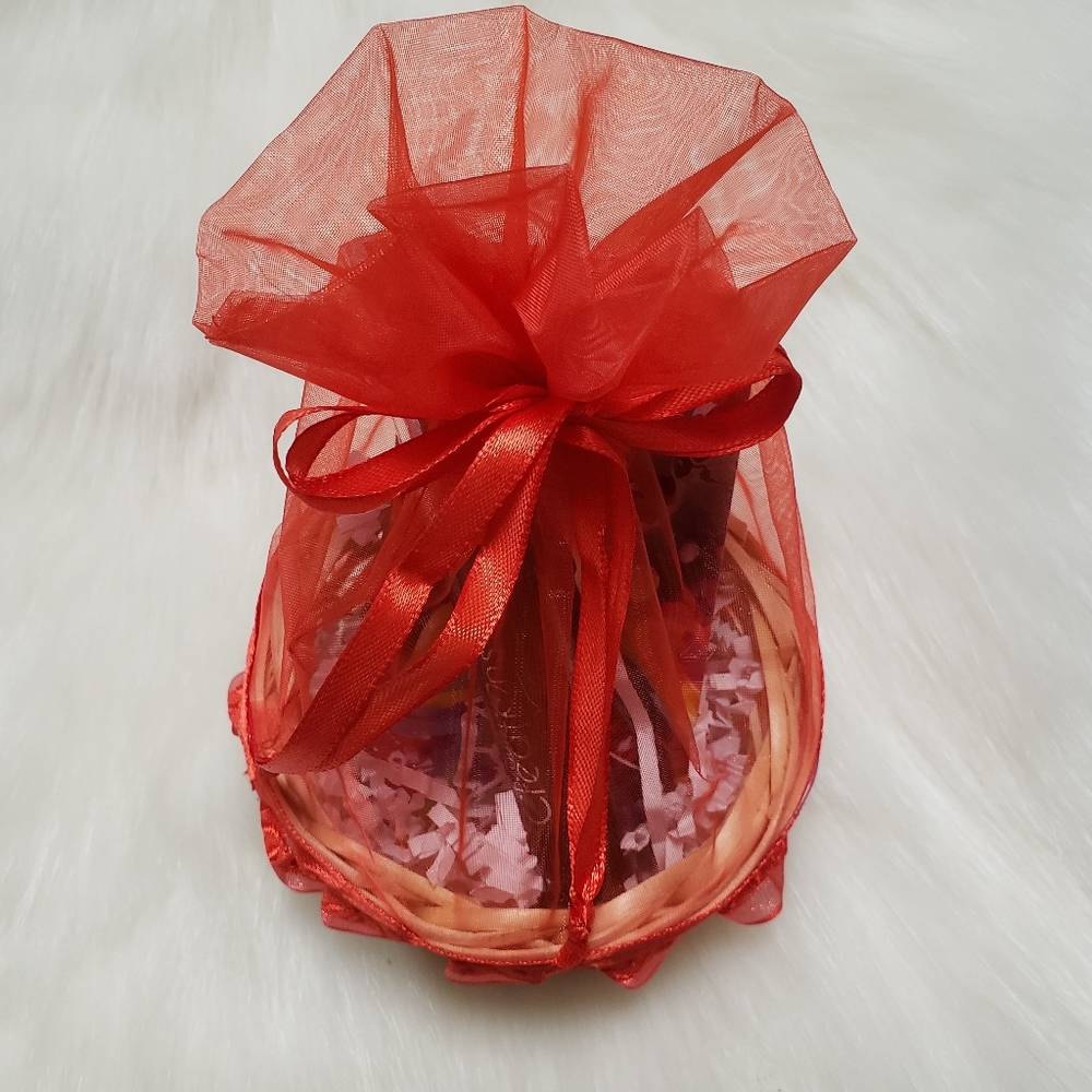 Nudes eyeshadow and lipgloss gift set. Gift basket. - Picture 2 of 15